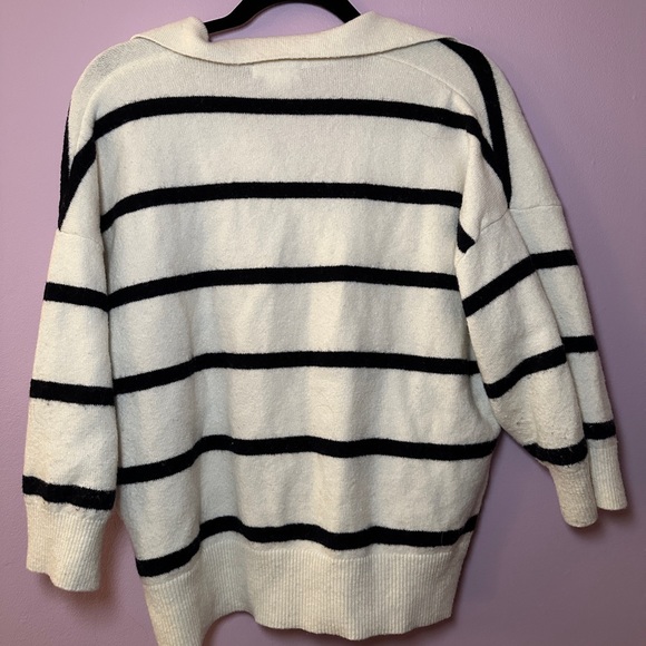 H&M Women’s Striped Collar Top l Size S - Picture 6 of 7